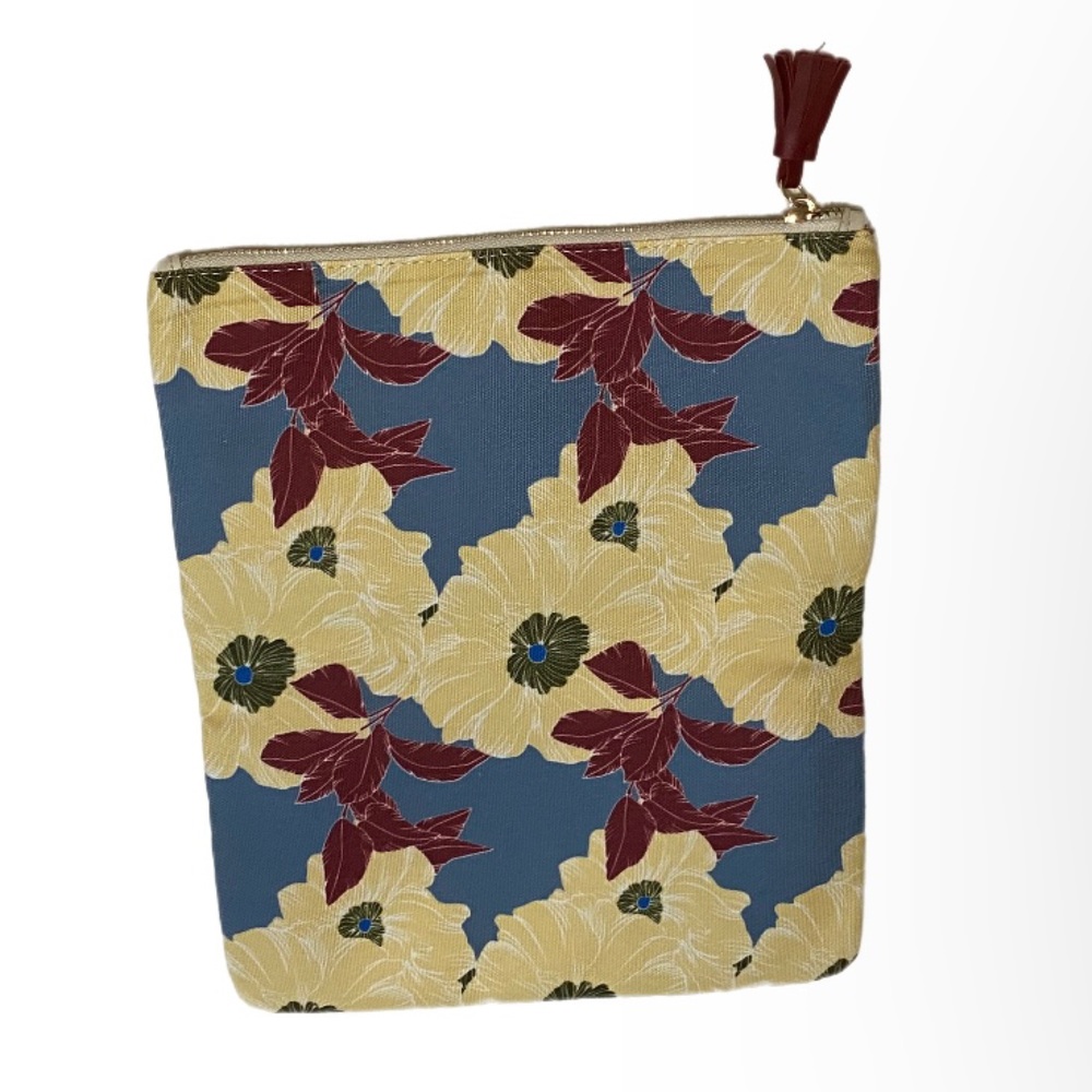 Rachel Pally Anthropologie
Reversible Clutch Purse Floral Print Satin
Lining Zip - Picture 3 of 8